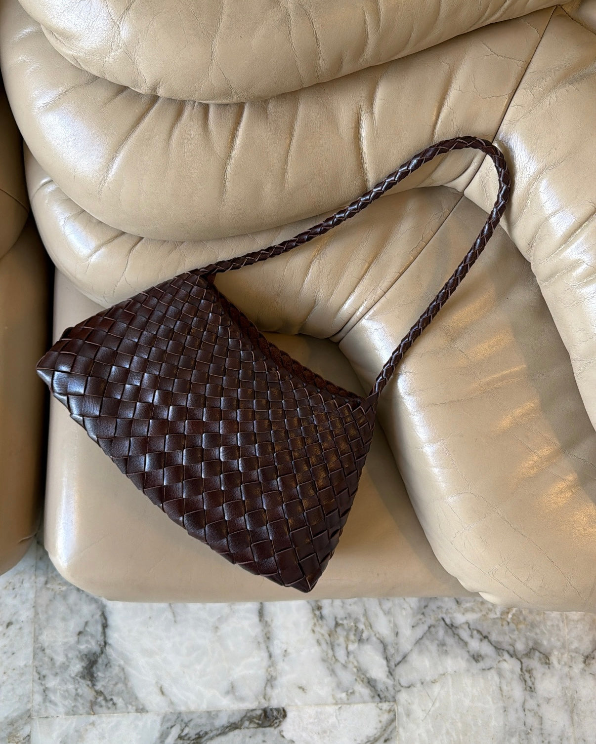 Sac Lily