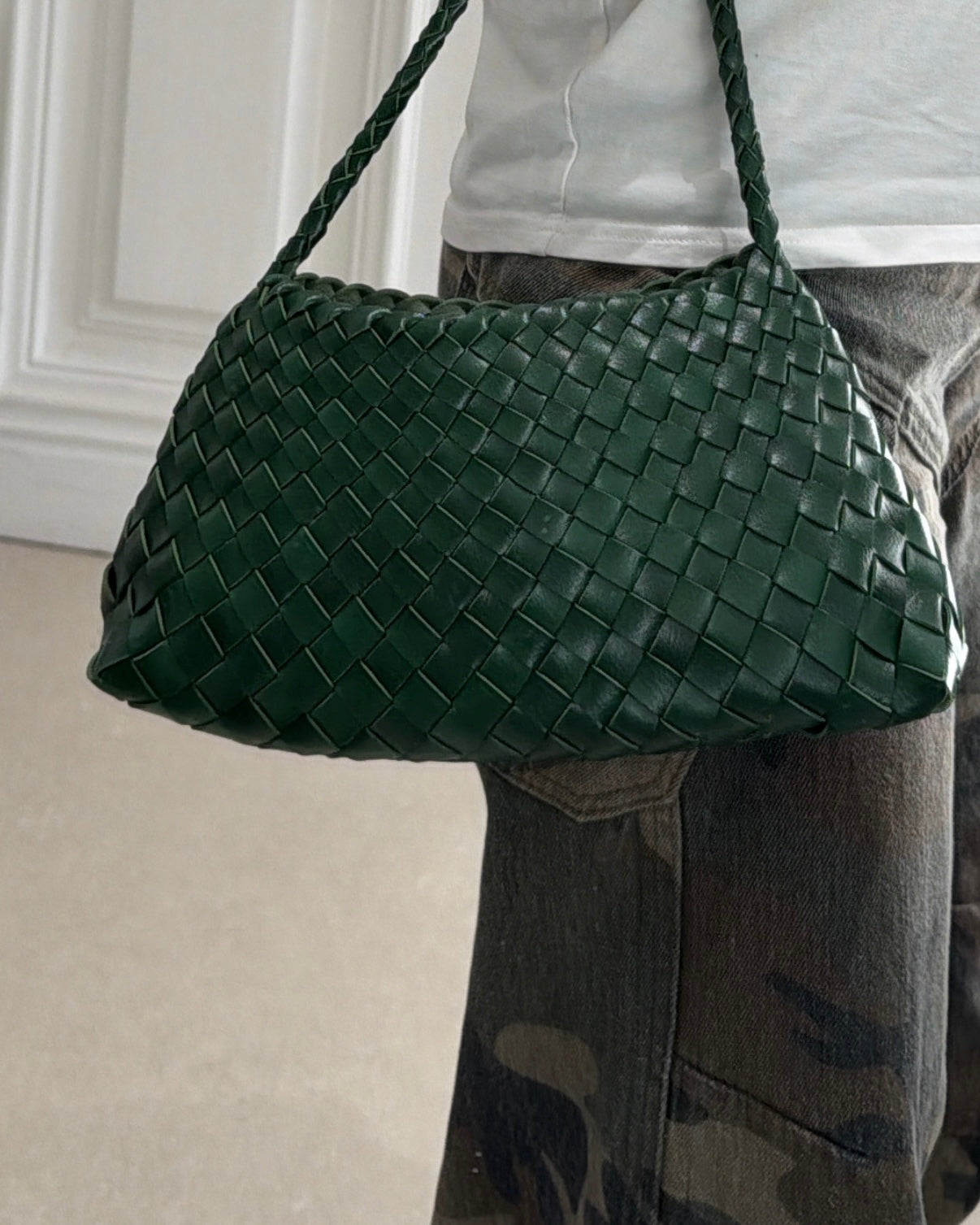 Sac Lily